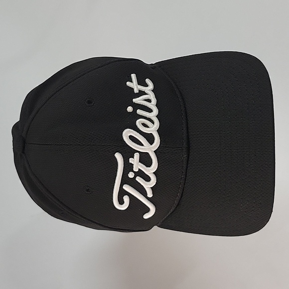 Titleist Embroidered Black Ballcap, Size Medium/Large - Picture 1 of 6